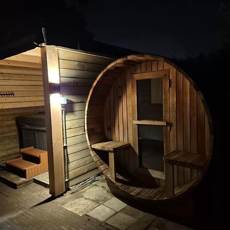 Luxe Boshuisje Met Prive Wellness & Jacuzzi Op De Veluwe Ermelo Esterno foto