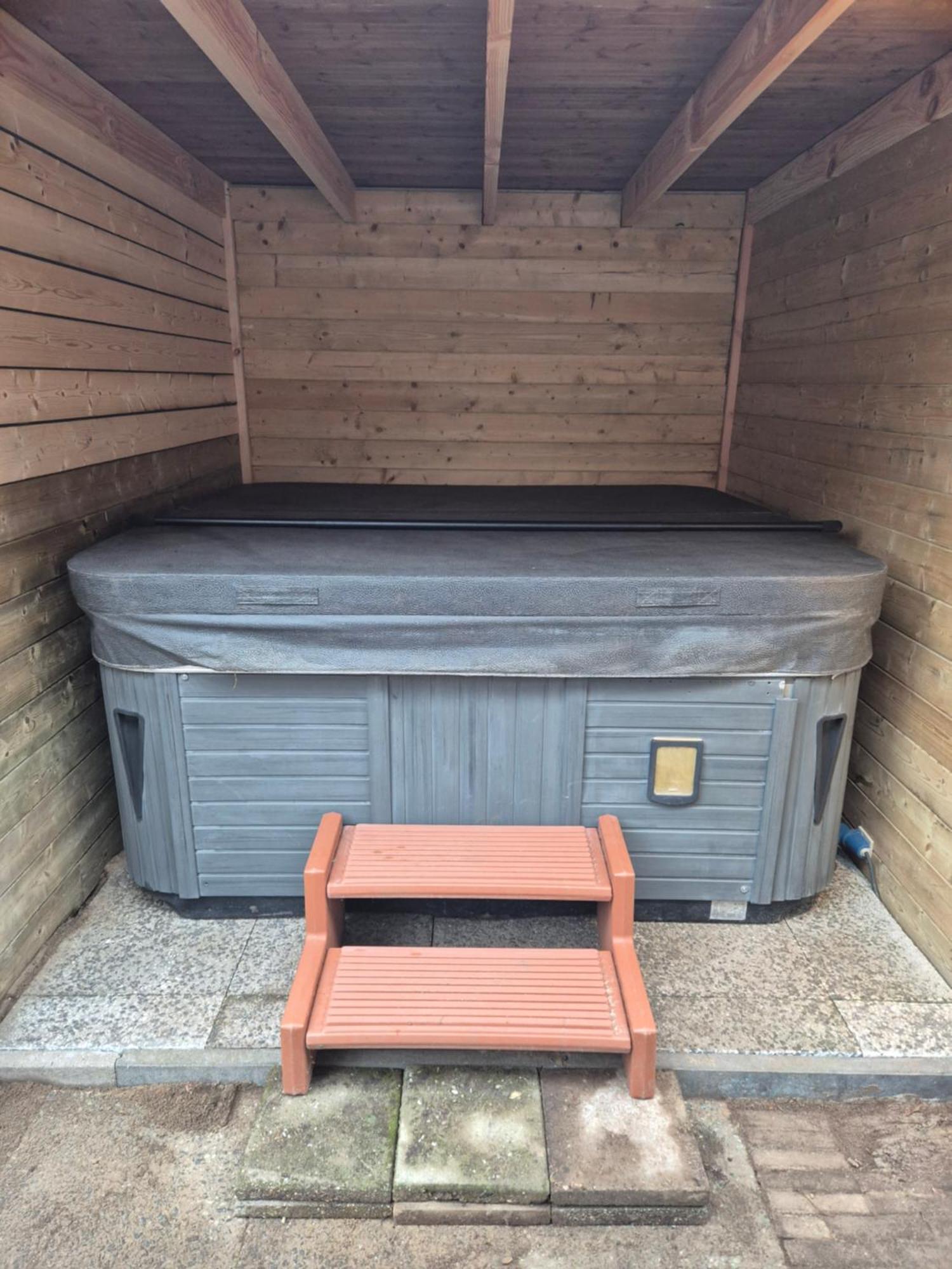 Luxe Boshuisje Met Prive Wellness & Jacuzzi Op De Veluwe Ermelo Esterno foto